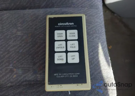 2000 Dodge Grand Caravan Sport from USA, damaged, VIN 1B4GT44L4YB570744